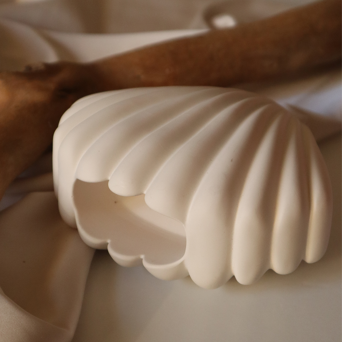 Vaso in resina Shell Crisalide