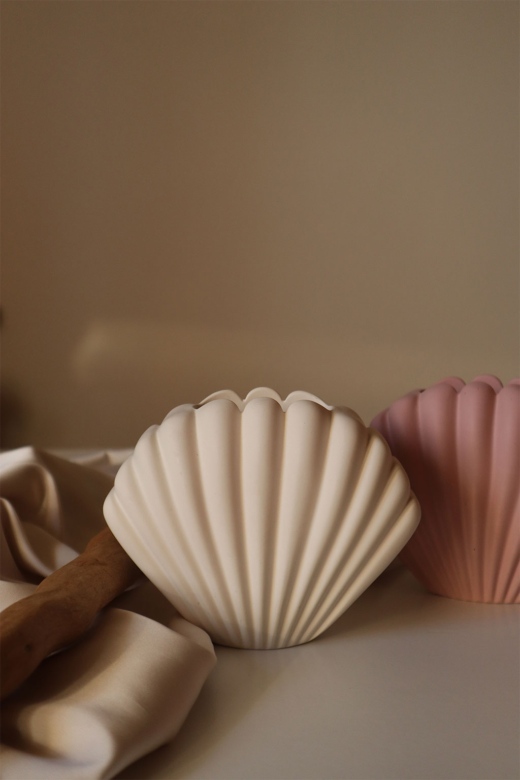 Vaso Shell in resina Crisalide