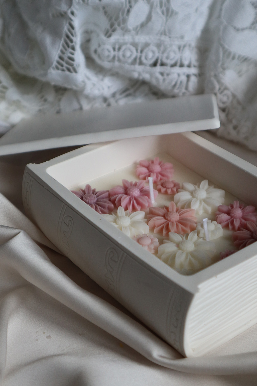 Candela artigianale Crisalide libro