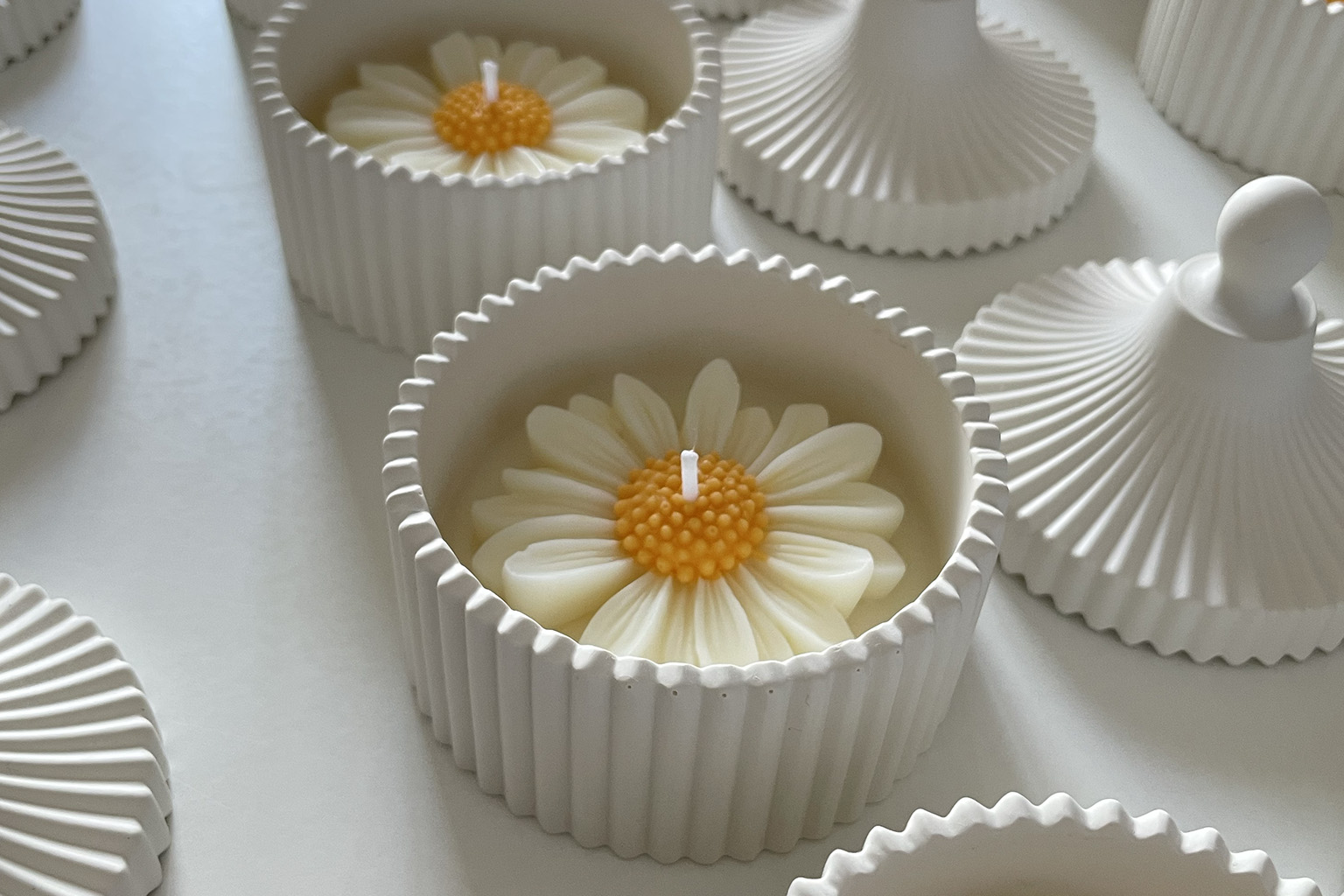 Decori in cera per candele margherita
