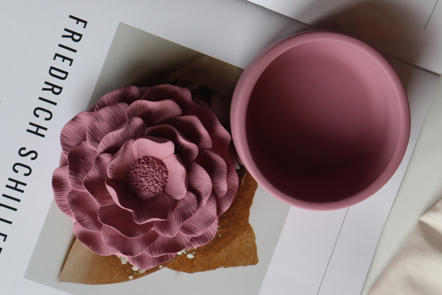Regali per la festa della mamma vasetto Peony jesmonite Crisalide